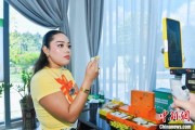 江阴泰国主播品三亚榴莲：“尝到了家乡味”