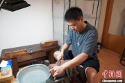 江阴成都“90后”小伙“十年磨一剑”：从爱好者到守艺人 传播中国文化